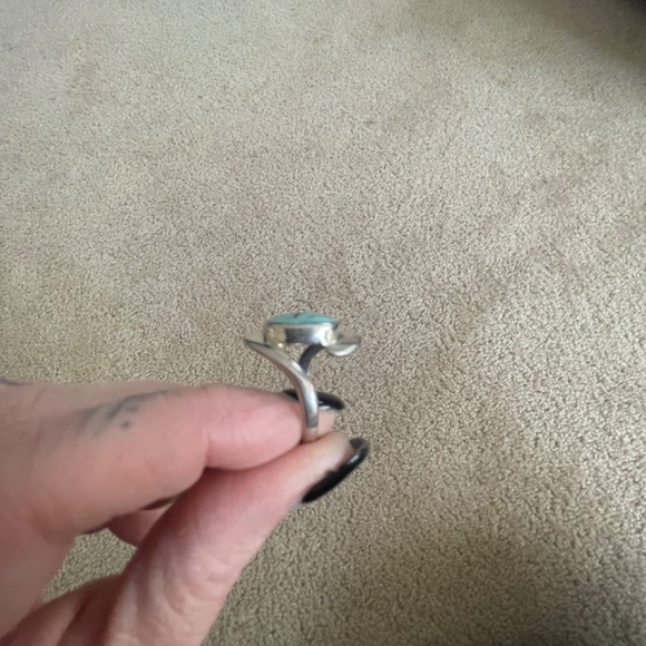 Womens Ring - Picture 2 of 3